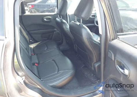 2018 Jeep Compass Limited 4X4 z USA, uszkodzony, nr VIN 3C4NJDCBXJT281445